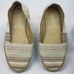 Women's shoes